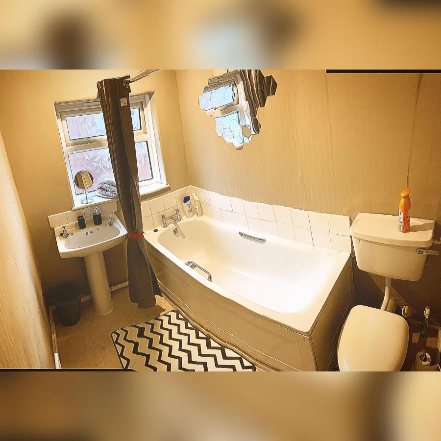 Double Room Bentilee Bucknall  Екстериор снимка