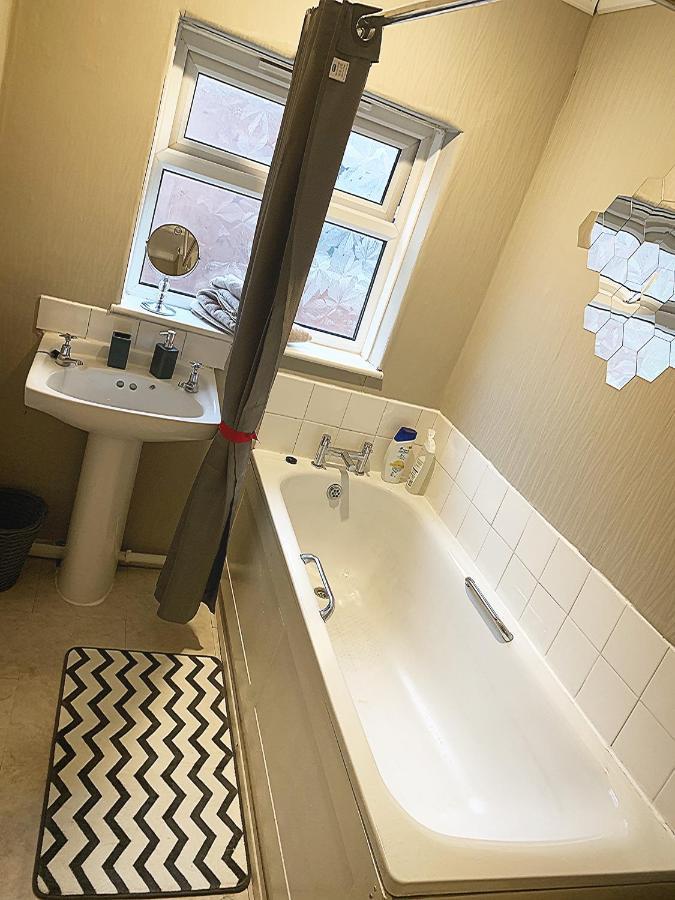 Double Room Bentilee Bucknall  Екстериор снимка
