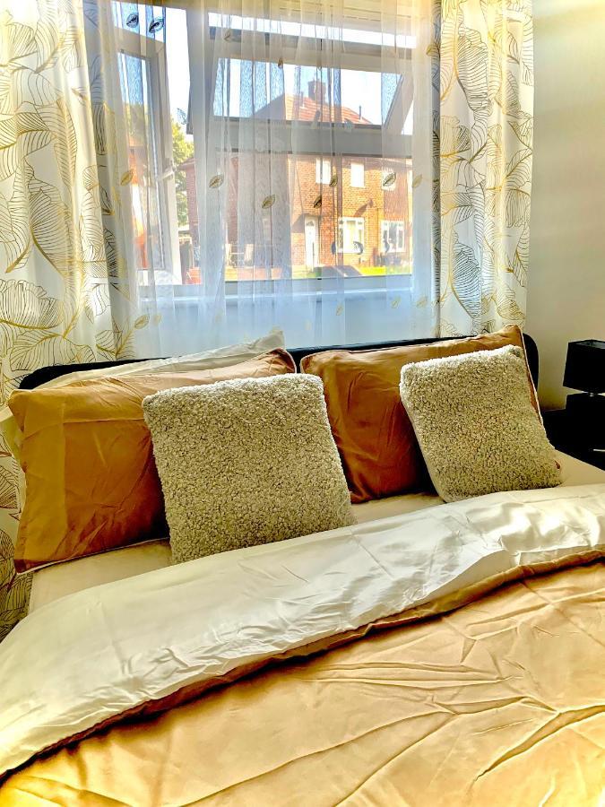 Double Room Bentilee Bucknall  Екстериор снимка