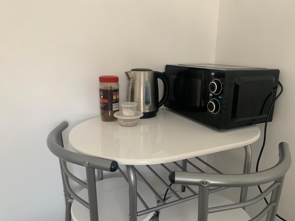 Double Room Bentilee Bucknall  Екстериор снимка
