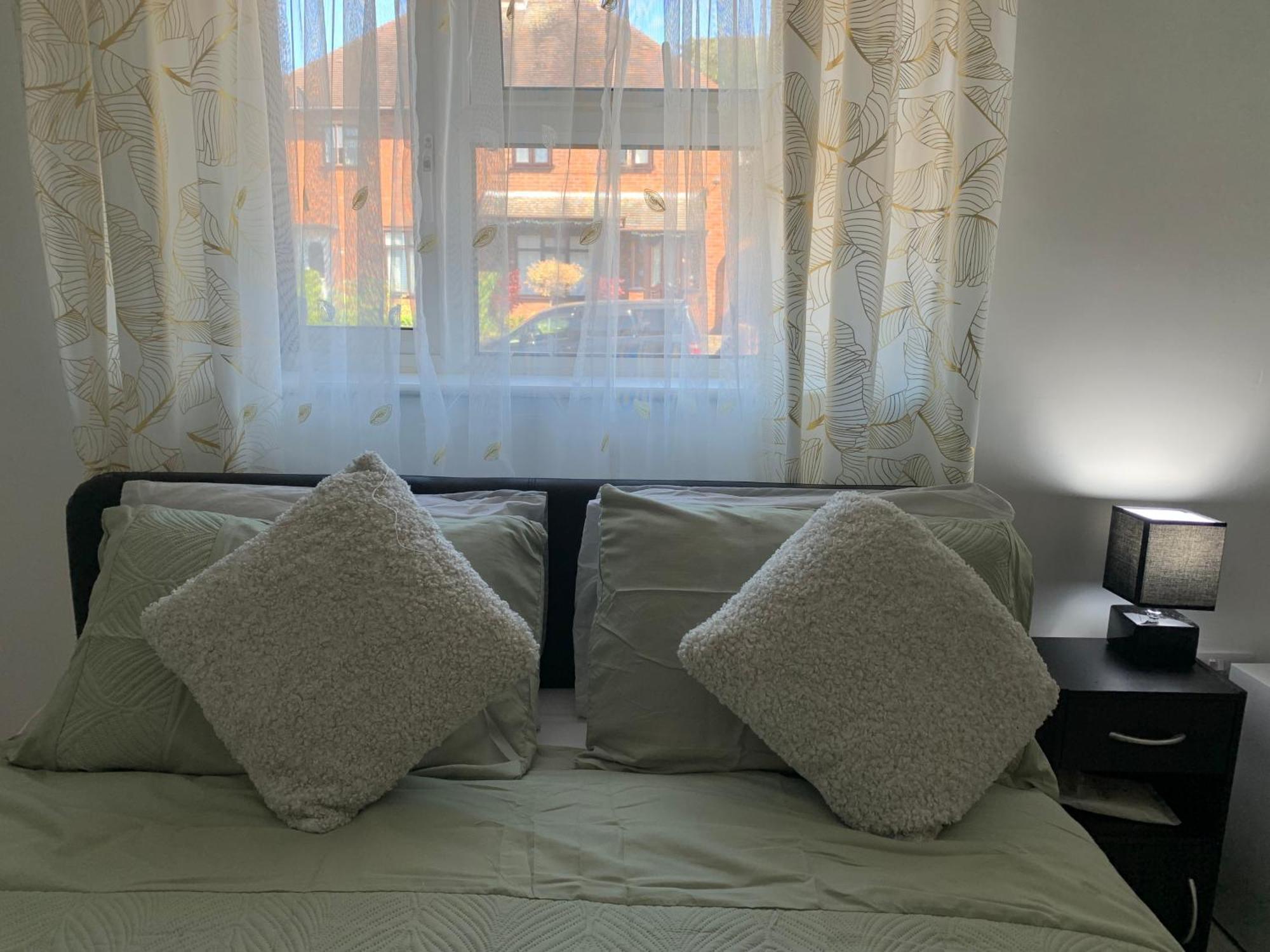 Double Room Bentilee Bucknall  Екстериор снимка